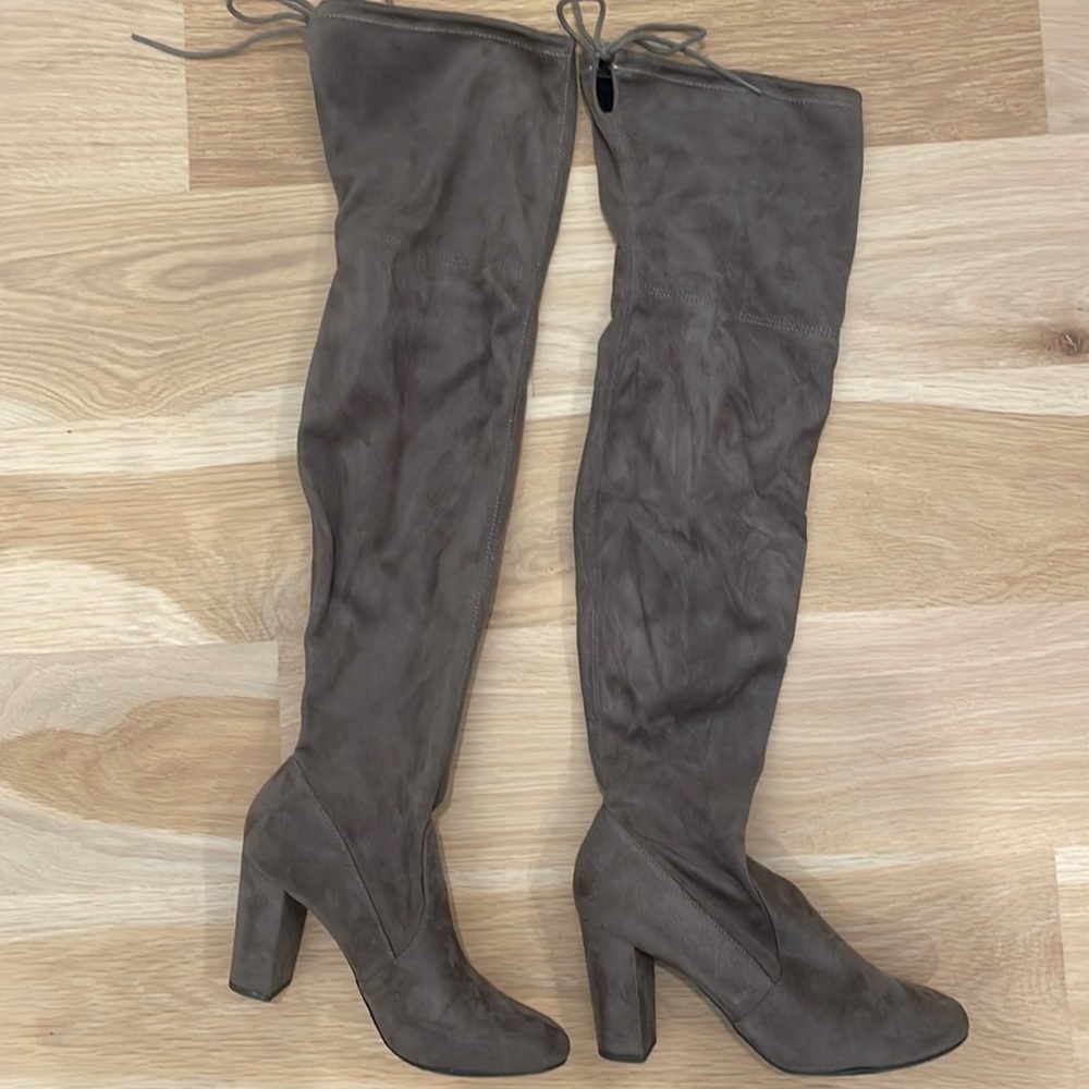 Over the knee taupe suede boots with tie